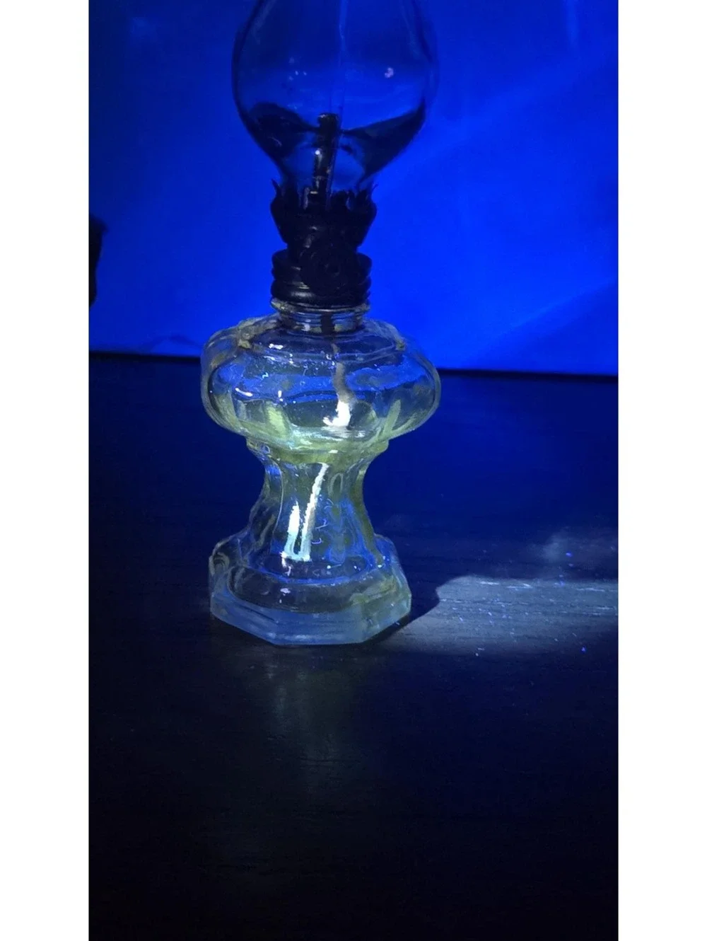 Vintage 6inch Miniature Clear Glass Oil Lamp, GLOWER